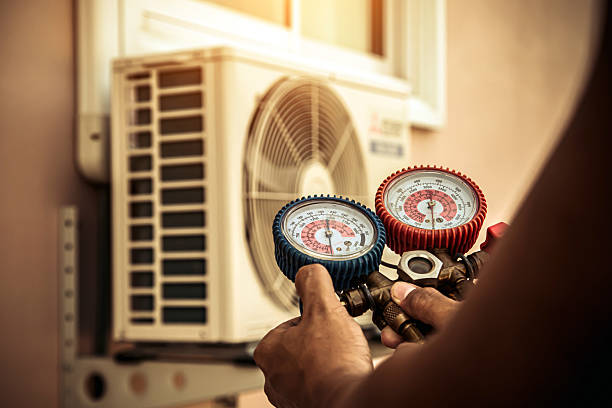 Professional Hvac technician working in White Swan, WA